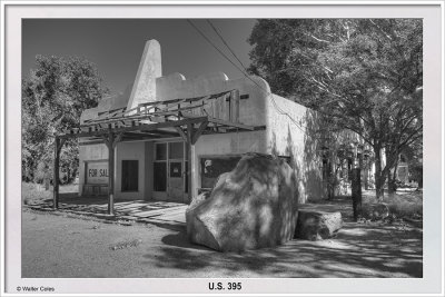 Abandoned_Buildings_395_101419_11_2_3_Detailed_BW_Frame_w.jpg