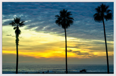 Sunset HB Pier HDR 11-20-20 (4)_5)_6)_Balancer CC S2 Frame.jpg