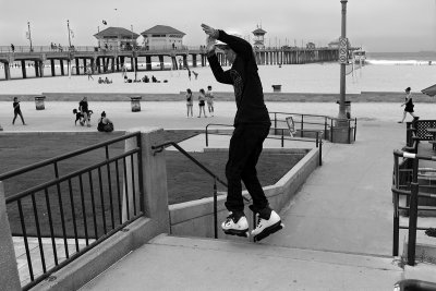 2021 People Street 6-17-21 Rollerblader (3) CC S2 BW w.jpg