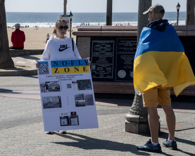 People 2022 3-14-22 (3) Ukraine Protest 16X20 CC S2 b.jpg