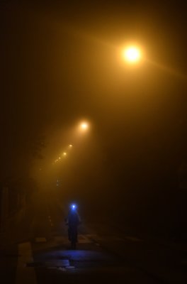 Cycliste dans le brouillard
