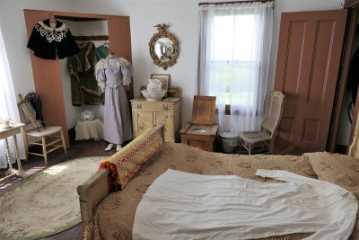 Woman's Room in 1900's - Highland House Museum.jpg