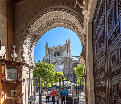 Gate to the Patio de los Naranjos