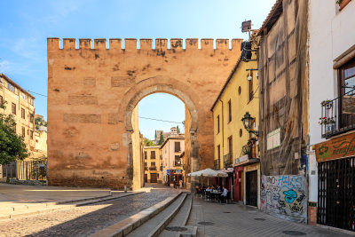 Puerta de Elvira , Moorish entrance to the city