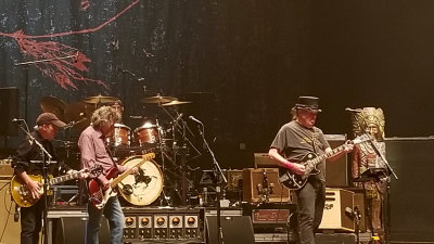 Neil Young & Crazy Horse - Fresno 05/01/18