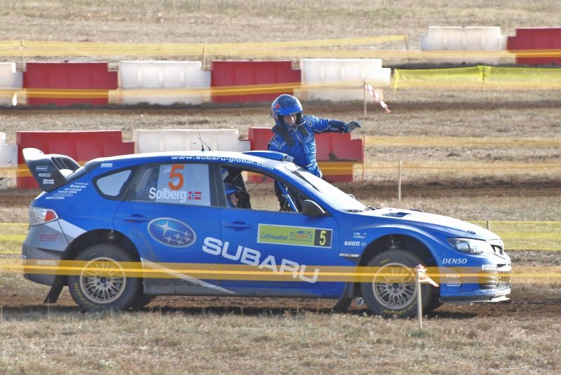 Petter Solberg salute his supporters.