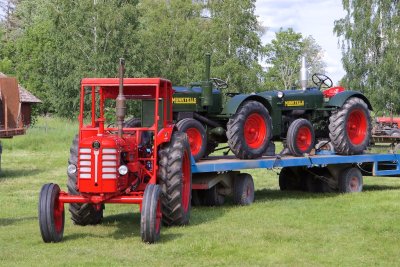 VINTAGE TRACTORS