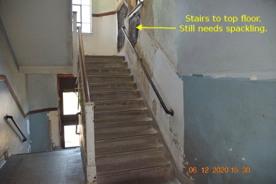  Stairs to top floor-spackling