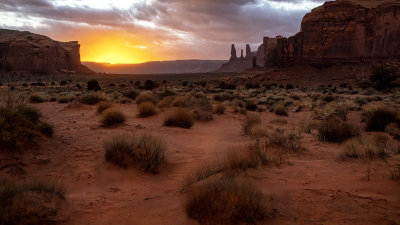 Monument Valley Sunset