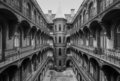 Budapest courtyard 2