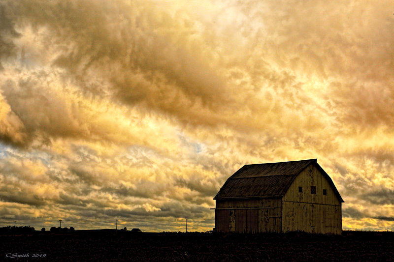 OHIO BARN AT SUNSET