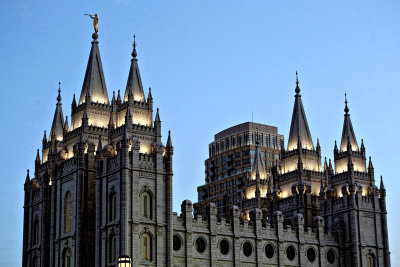 MORMAN TEMPLE - SPIRES