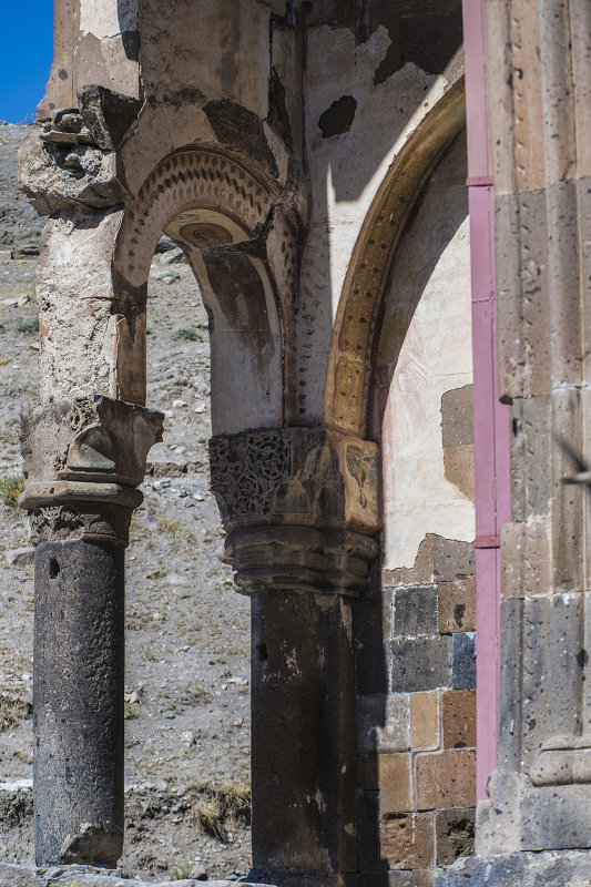 Ani church of St Gregory of Tigran Honents Entrance to narthex southeast side view detail 5554
