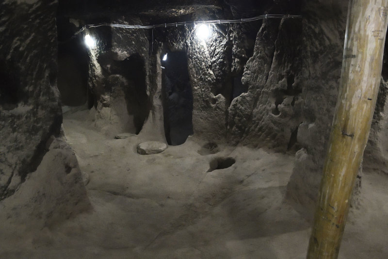 Gumusler Monastery Underground 1098.jpg