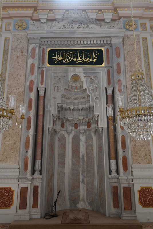 Istanbul Ortakoy Mosque oct 2019 7307.jpg