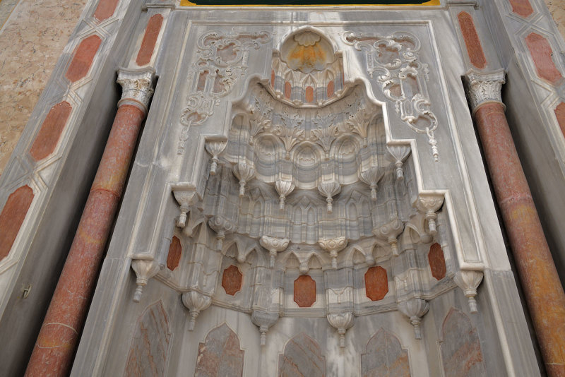 Istanbul Ortakoy Mosque oct 2019 7308.jpg