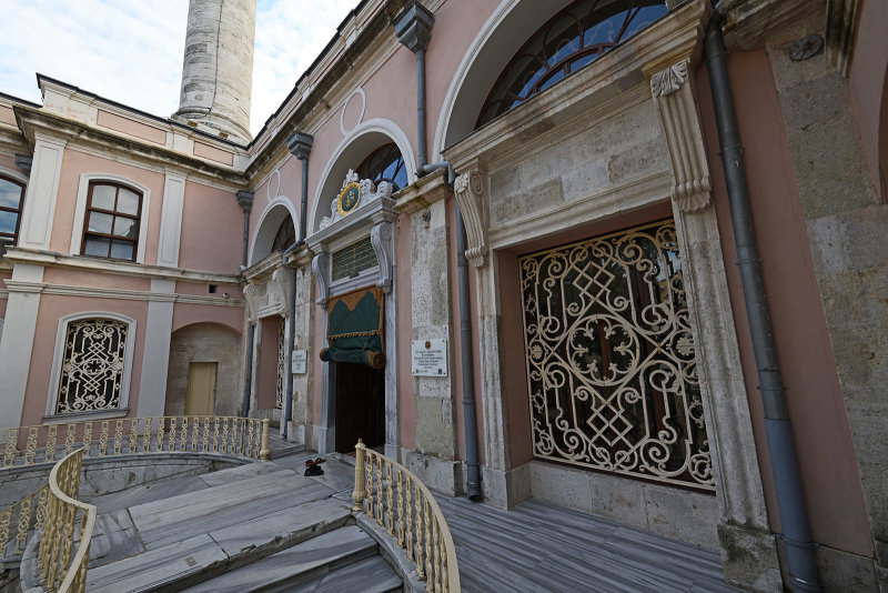 Istanbul Ortakoy Mosque oct 2019 7343.jpg