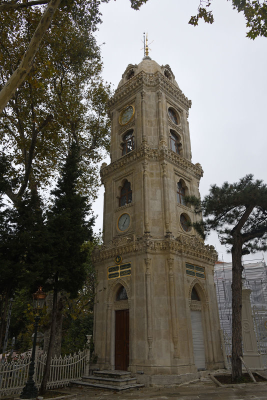 Istanbul Yildiz Hamidiye mosque oct 2019 7287.jpg