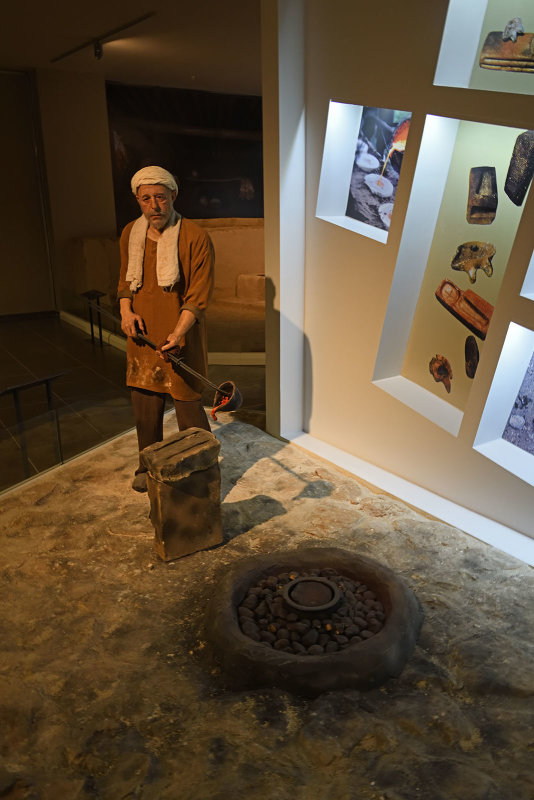 Urfa museum Molding sept 2019 4971.jpg