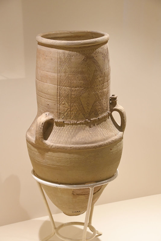 Urfa museum Pithos sept 2019 5004.jpg