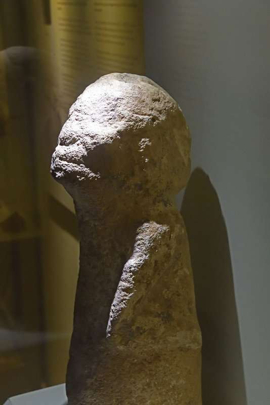 Gaziantep Archaeology museum Human figure sept 2019 4213.jpg
