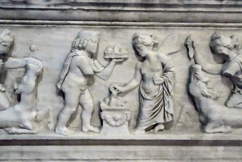 Antakya Archaeology Museum Frieze sarcophagus sept 2019 6133.jpg