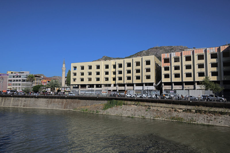 Antakya Orentes eyesore sept 2019 5632.jpg