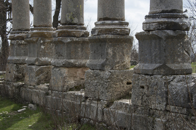 Diocaesarea (Isauria) Tyche temple peripteros Zeus temple 7181 - kopie.jpg
