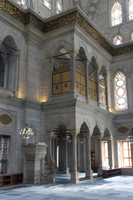 Istanbul Nurosmaniye mosque dec 2018 0277.jpg