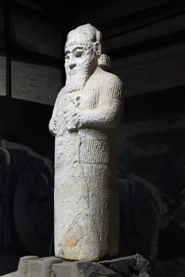 Adana Archaeological Museum Late Hittite Tarhunda on chariot 0203.jpg