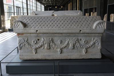 Adana Archaeological Museum Sarcophagus Roman Era 2nd AD 0318.jpg