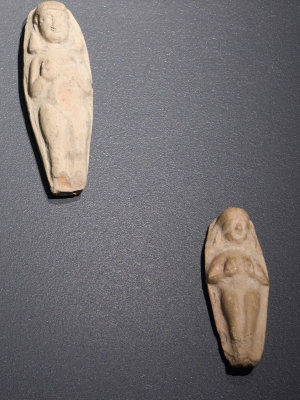 Adana Archaeological Museum Iron age Female figurine 0281b.jpg