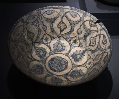 Adana Archaeological Museum Terra cotta bowl 10-11th AD 0434.jpg