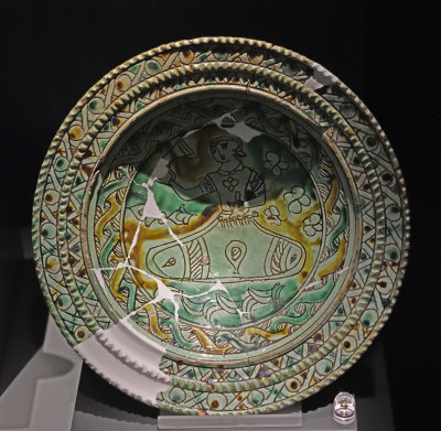 Adana Archaeological Museum Terra cotta plate 13-14th century 0814.jpg