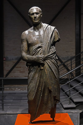 Adana Archaeological Museum Roman period 1st AD Male statue Bronze 0465.jpg