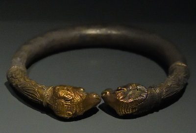 Adana Archaeological Museum Jewellery 0744.jpg