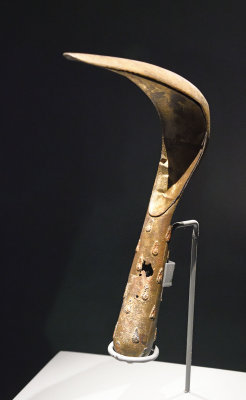 Adana Archaeological Museum Ritual gilded bronze object 0469.jpg