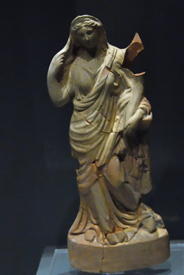 Adana Archaeological Museum Terra cotta figurine ND 0746.jpg