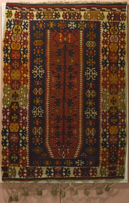 Nigde museum Toros yuruk carpet 0967.jpg