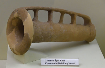 Nigde museum Ceremonial drinking vessel Classical Hellenistic 0946.jpg