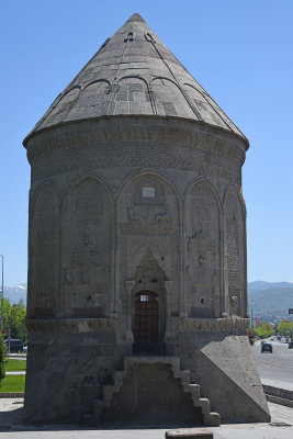 Kayseri Doner tomb 2019 1859.jpg