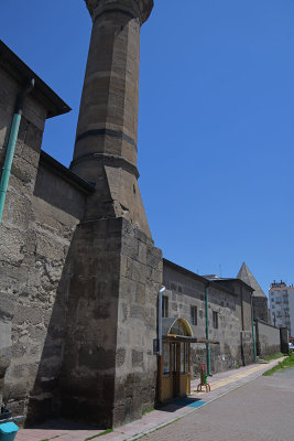 Kayseri Han mosque 2019 1853.jpg