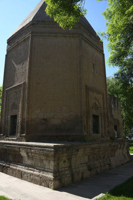 Kayseri Ali Cafer Tomb 2019 1908.jpg
