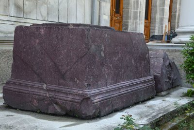 Istanbul Archaeological Museum Imperial sarcophagus june 2019 2067.jpg