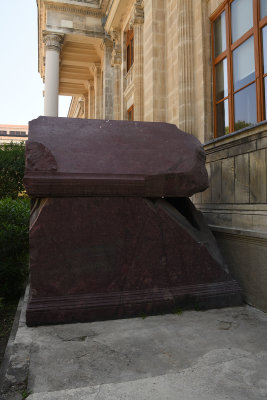 Istanbul Archaeological Museum Imperial sarcophagus june 2019 2070.jpg