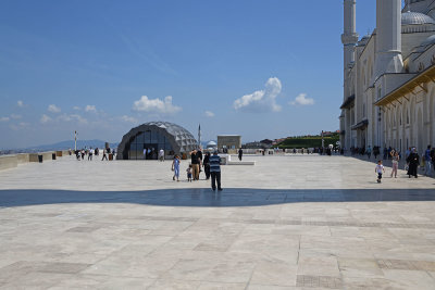 Istanbul Big Camlica Mosque june 2019 2038.jpg