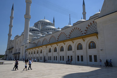 Istanbul Big Camlica Mosque june 2019 2042.jpg