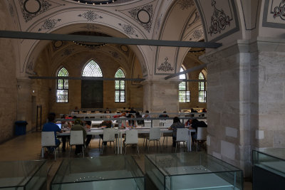 Istanbul Beyazit Library june 2019 2660.jpg