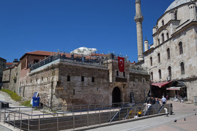 Bolu Lower Tashhan and Beyazit mosque june 2019 3068.jpg