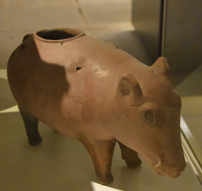 Ankara Anatolian Civilizations Hacilar ceramics  Boar june 2019 3198.jpg
